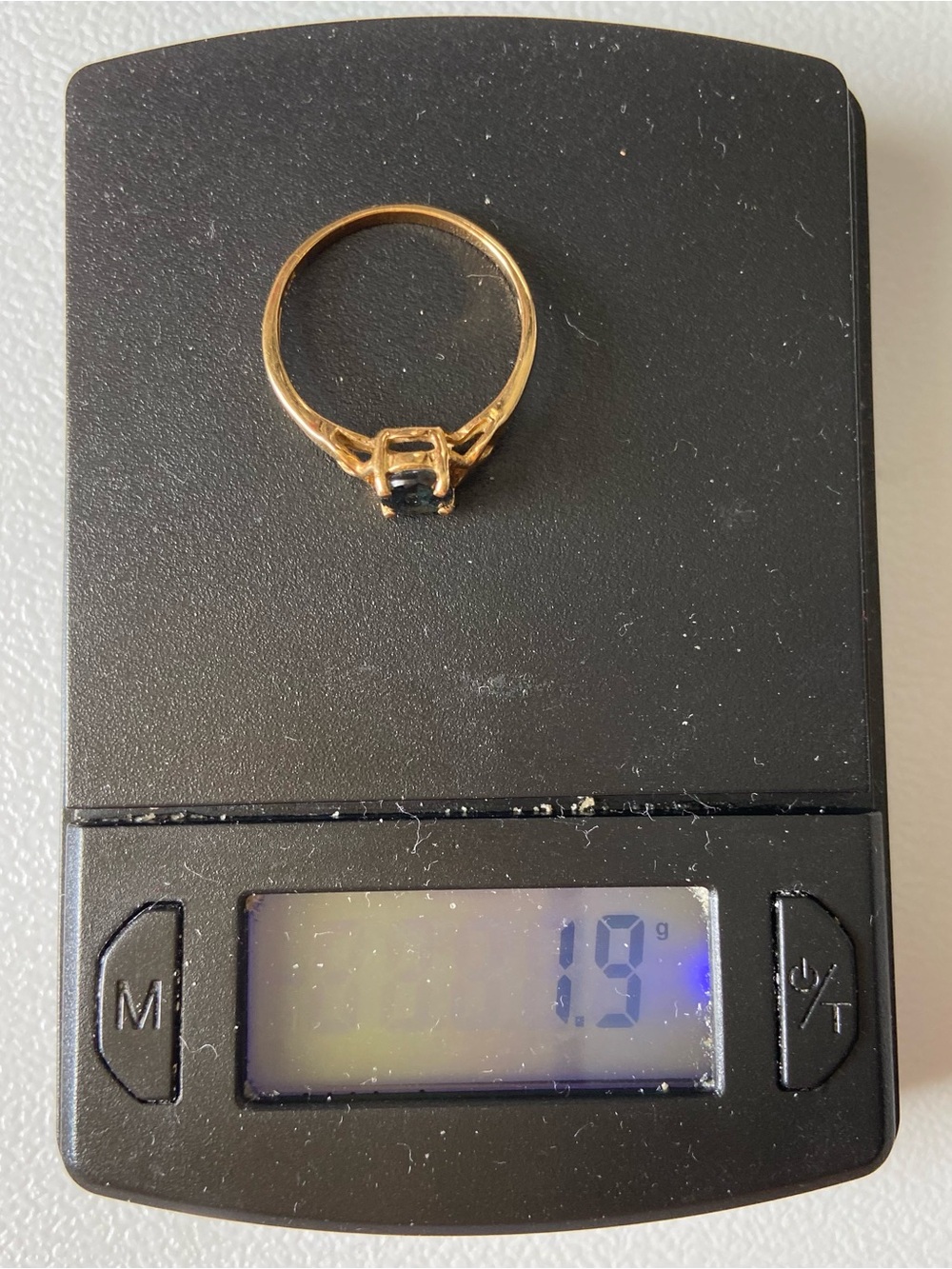 18K Gold (Marked) Blue Sapphire Ring Size 6 - Picture 9 of 9